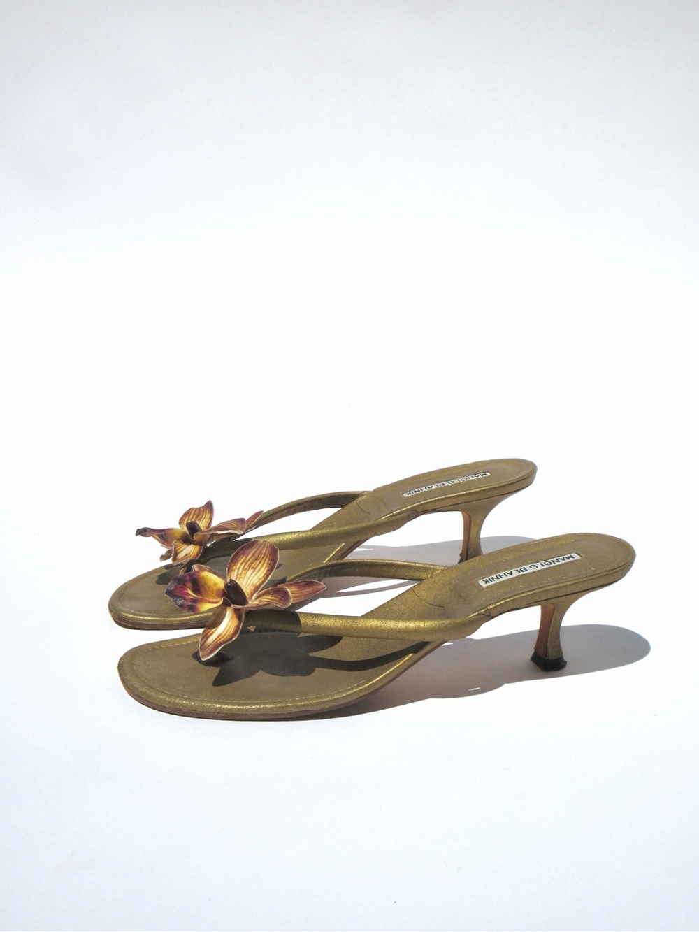 Reworked Upcycled Manolo Blahnik Muted Gold Orchid Kitten Heels - Picture 5 of 7